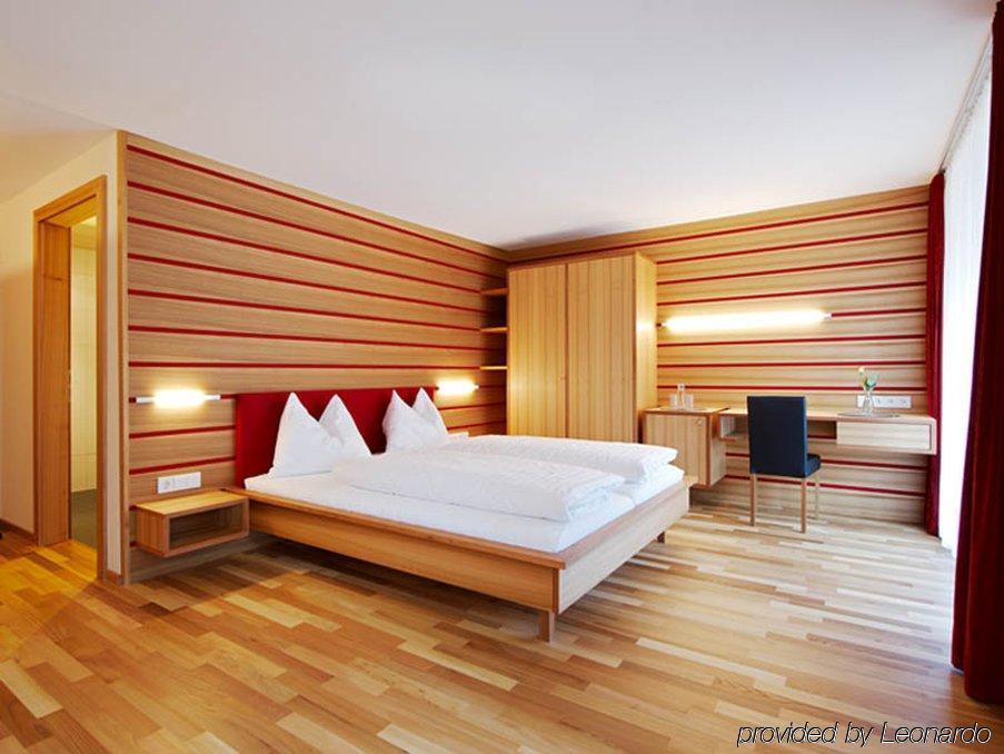 Hotel Kanisfluh Меллау Номер фото